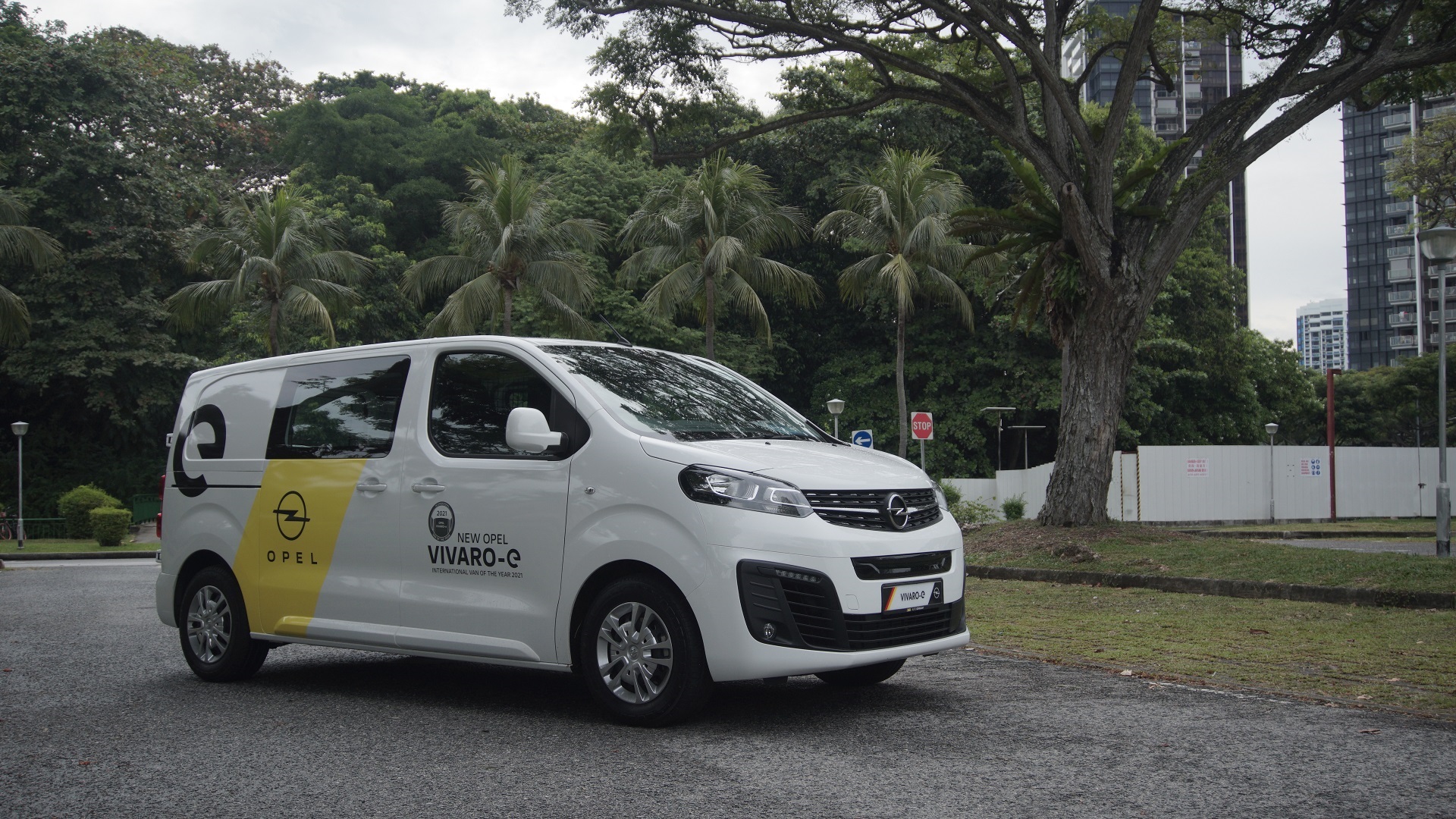 opel vivaro van reviewed by motorist - Opel Vivaro-e electric van reviewed by Motorist